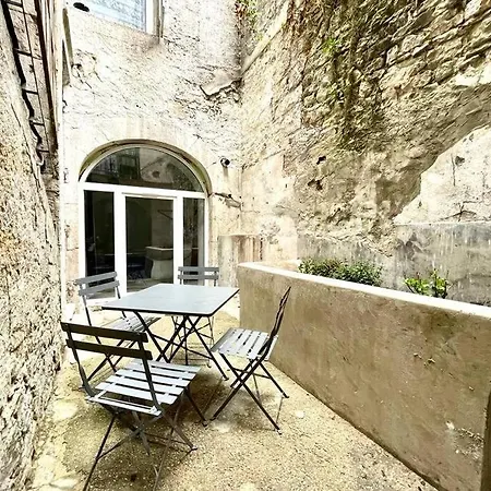 Le Patio - Renove Et Proche
